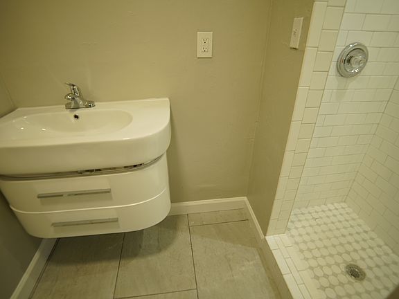 3rd image of 1681 SE 32nd St