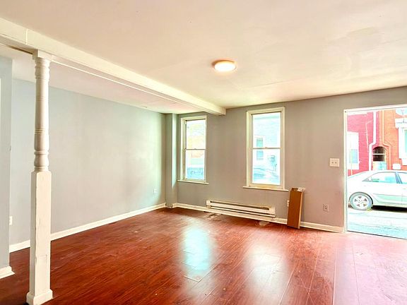 4th image of 120 W Elm St