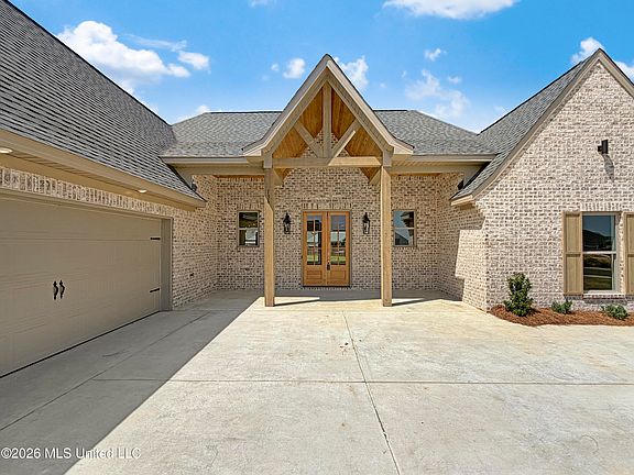 2nd image of 136 Palace Xing