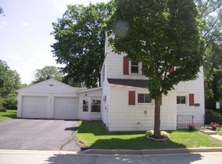 5920 Currant Ln, Greendale, WI 53129