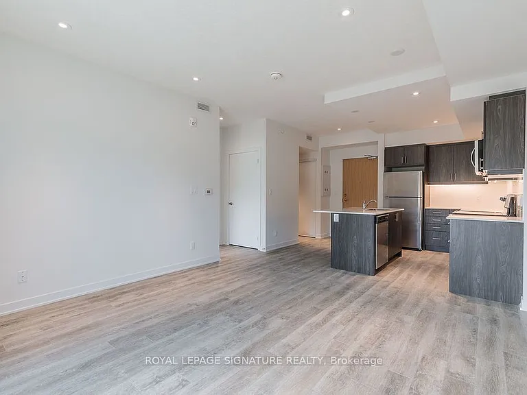 16 Markle Cres #207 — Photo 8