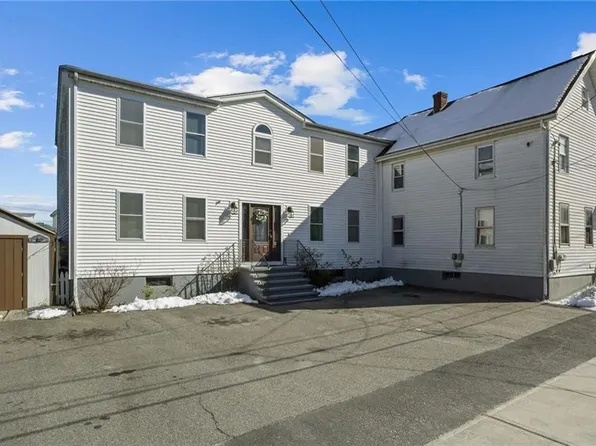 5 Murphy Ave, Bristol, RI 02809