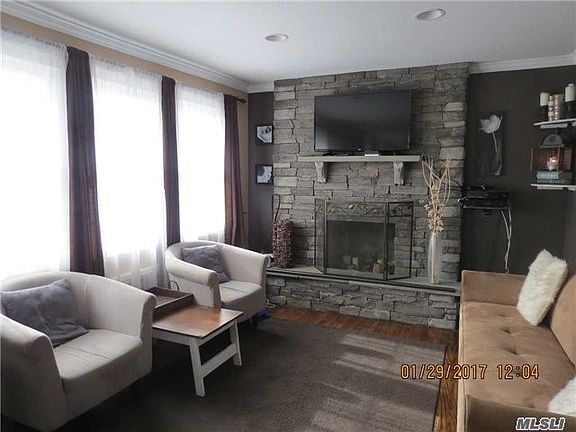 3rd image of 305 Kensington Ct