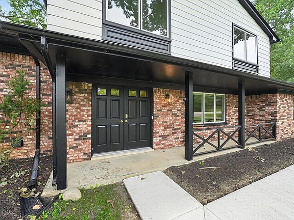 5th image of 2049 Shore Hill Dr