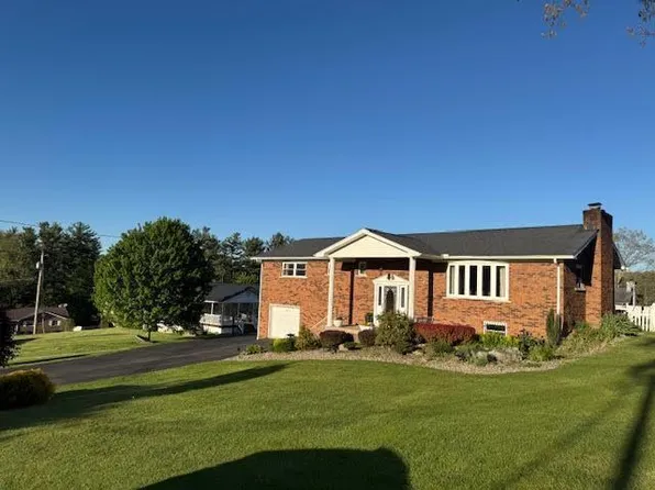 183 Rustic Hills Dr, Crab Orchard, WV 25827