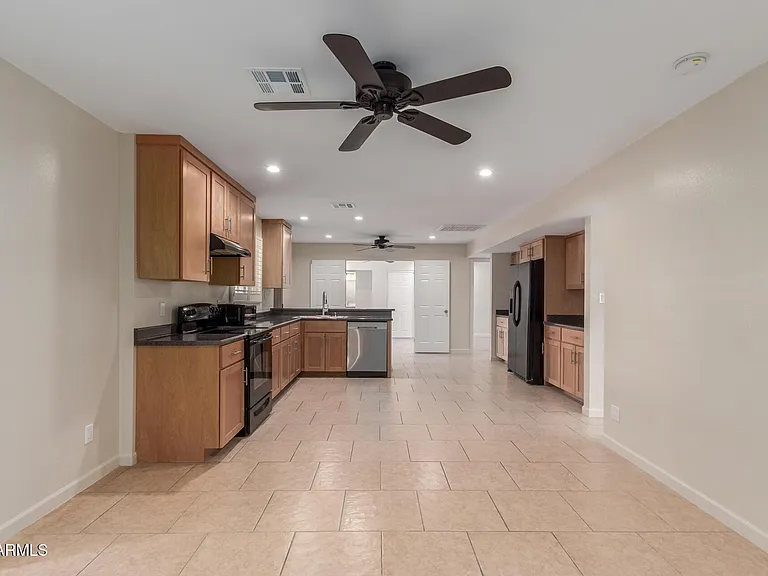 1628 E Del Rio Dr — Photo 8