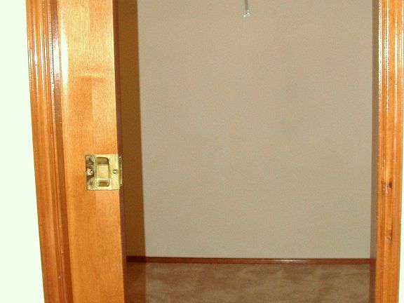 masterbedroom walk-in closet (does not photograph well - larger than shown)