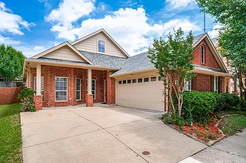 7816 Riverwalk Trl Photo 1