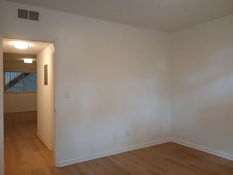 146 Jackson St #10 — Photo 5
