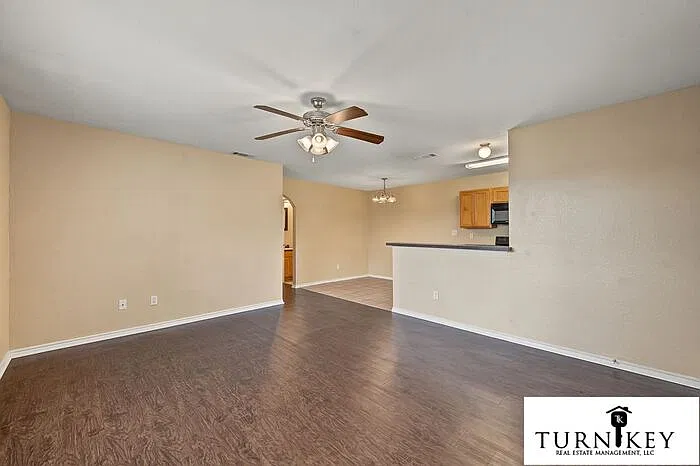 3 bed, 2.0 bath, 1090 sqft, $1,450 — Photo 4