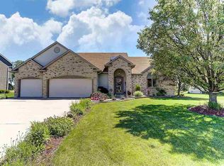 508 Valley Park Dr, Auburn, IN 46706