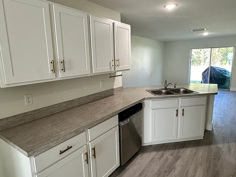 176 Pine Grove Dr — Photo 14