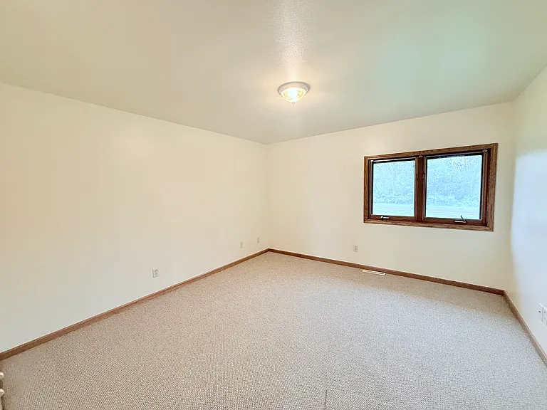 W249S7860 Center Dr — Photo 8