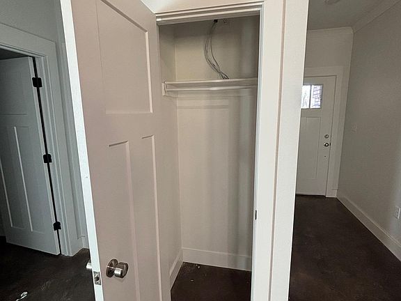 4th image of 29 Ridge View St