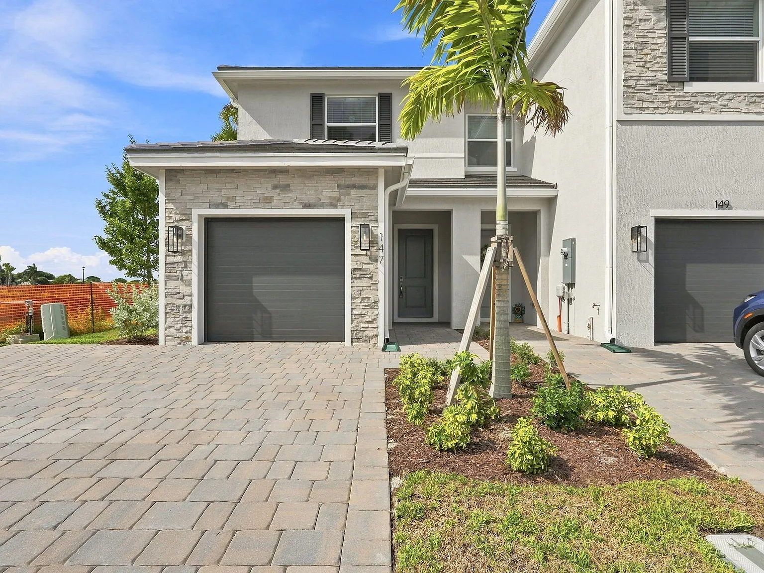 3 bed, 2.5 bath, 1456 sqft, $3,450 — Photo 2