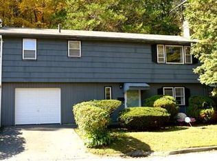 28 Greenwood Rd, Peabody, MA 01960