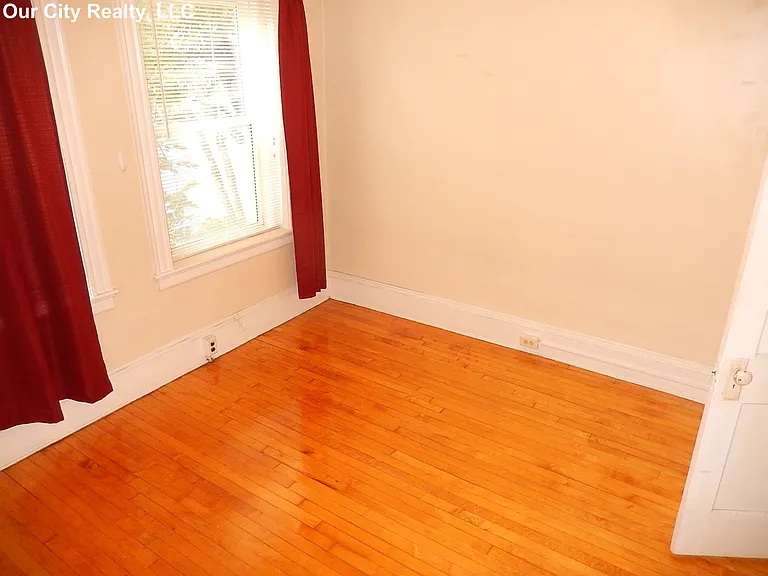 Craigie Cir — Photo 10
