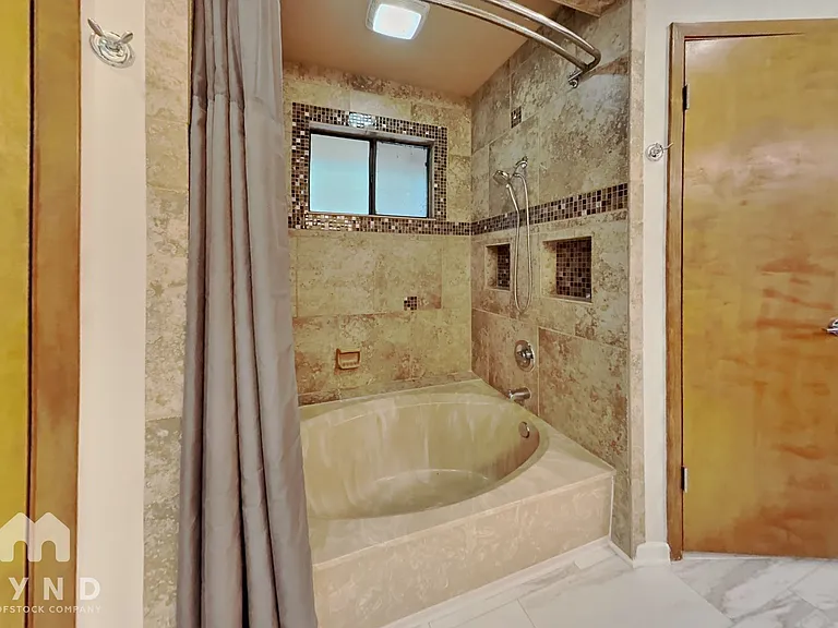 15710 Fern Ridge St — Photo 16