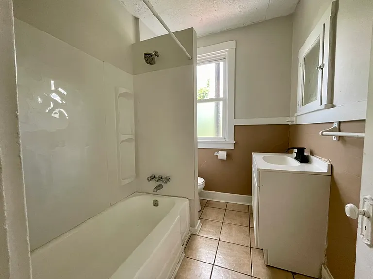 126 Stewart Ave #B — Photo 5