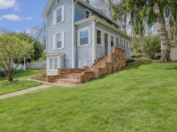 24 W Main St, Clinton Town, NJ 08809