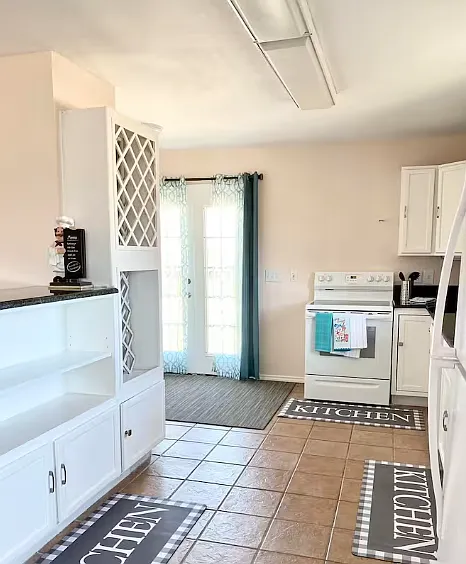 201 W Hibiscus St #A — Photo 3