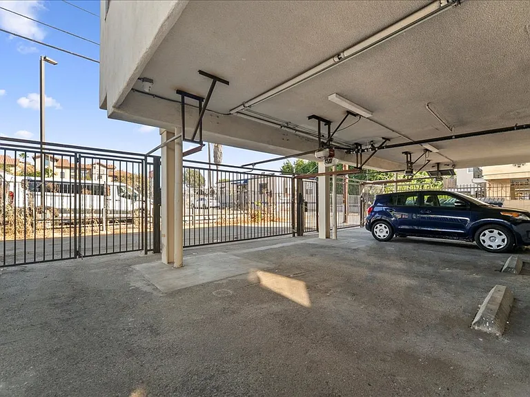 1336 N Citrus Ave #2 — Photo 19