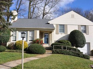 5705 Cromwell Dr, Bethesda, MD 20816