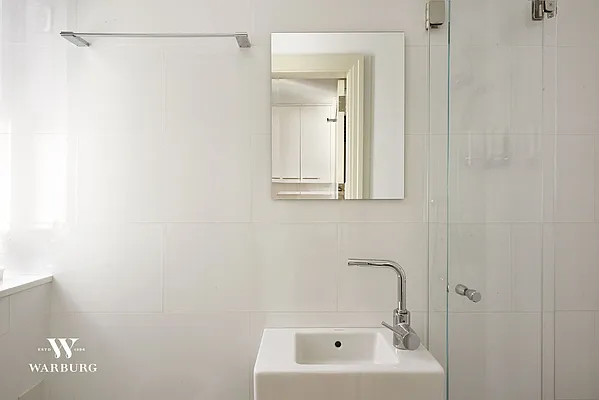 Sold by Warburg | media 14