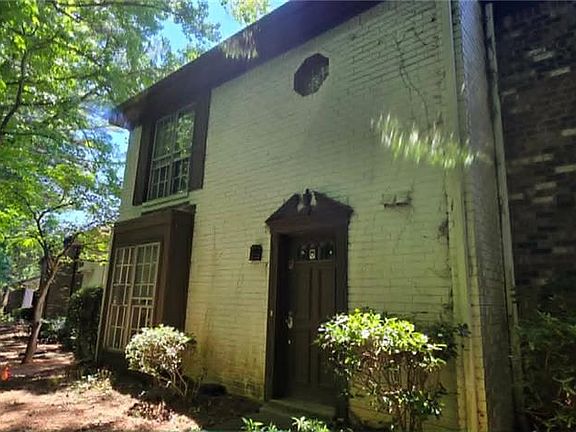 3rd image of 673 Garden Walk Dr