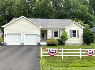 5 Links Ln, Ocean Pines, MD 21811