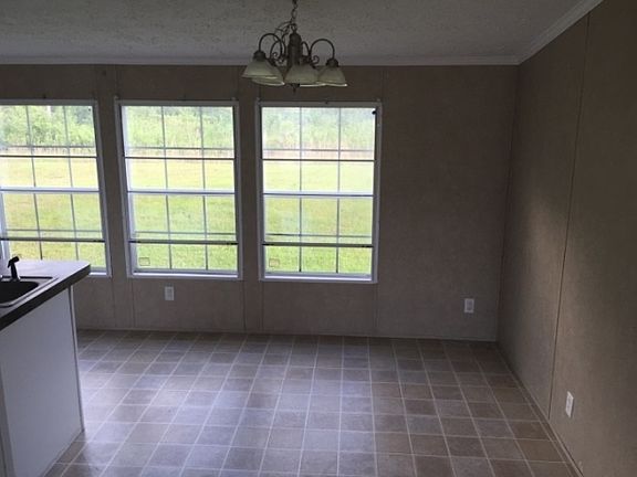 3rd image of 13901 Briarwood Dr