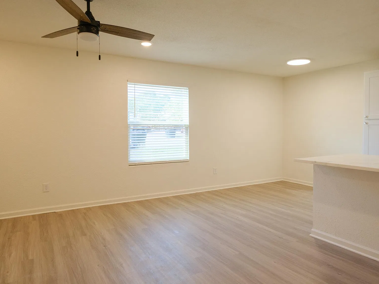 1500 Alpine — Photo 3