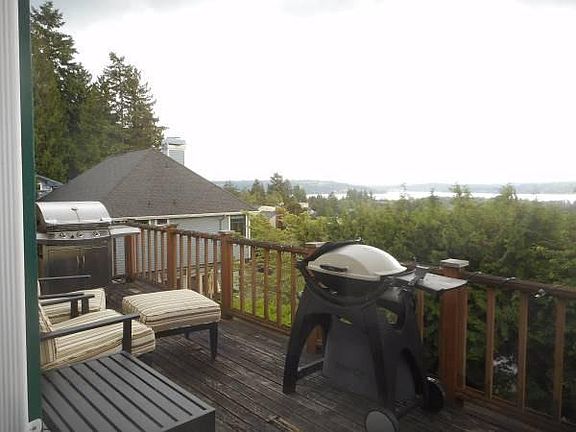 View of Lake Washington & Cascade Mountains