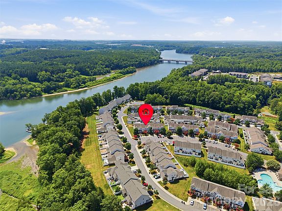 3rd image of 460 Spring Gardens Dr