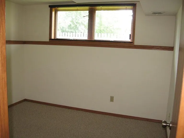 1116 N Gammon Rd — Photo 16