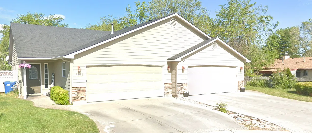 3 bed, 1248 sqft, $1,995 — Photo 1