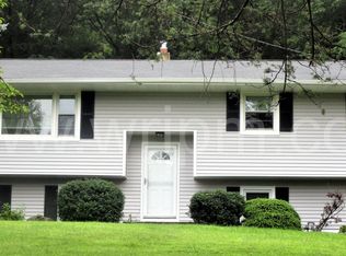 8 Bridle Ln, Budd Lake, NJ 07828