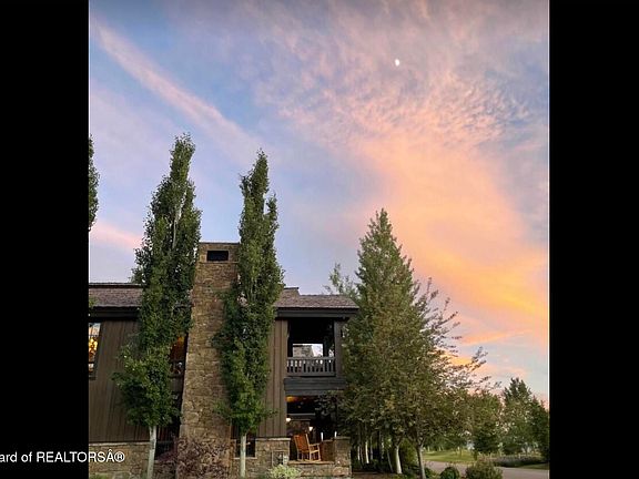 5th image of 377 Woodland Star Dr