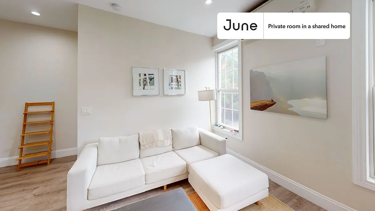 Full bedroom in 3 bed/2 bath home in Greenpoint #1737 A — Photo 4