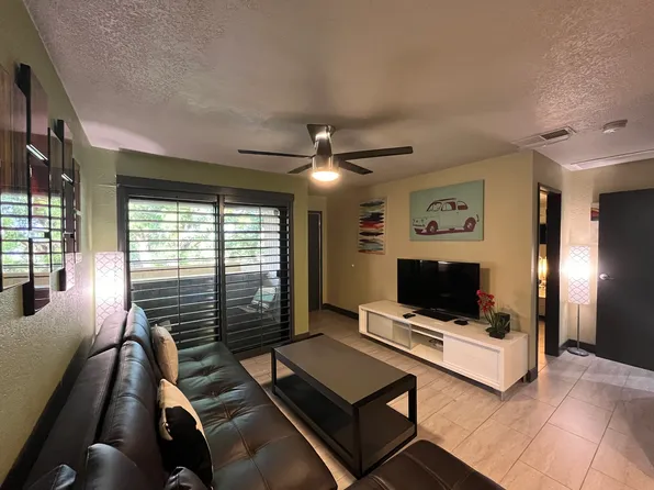 2821 N Los Felices Cir W #202, Palm Springs, CA 92262