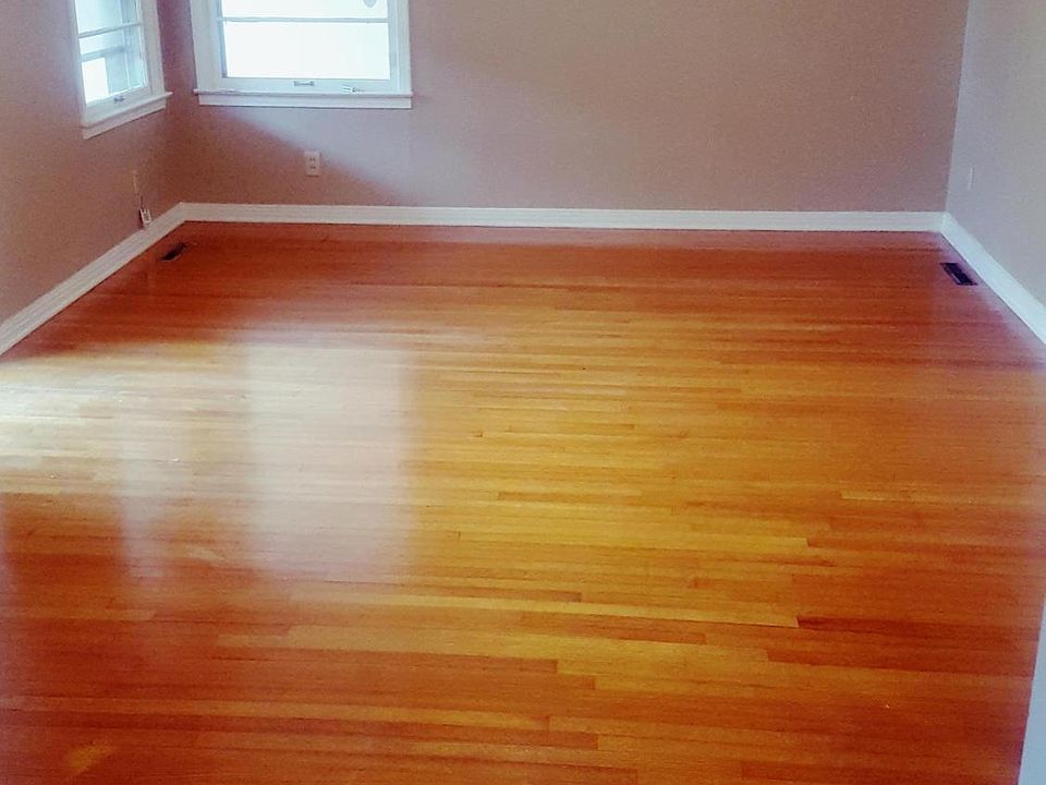 2nd image of 1103 Sunset Dr