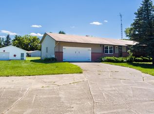 7415 W Mount Morris Rd, Flushing, MI 48433