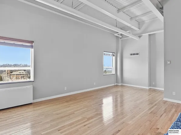 105 N 31st Ave APT 801, Omaha, NE 68131