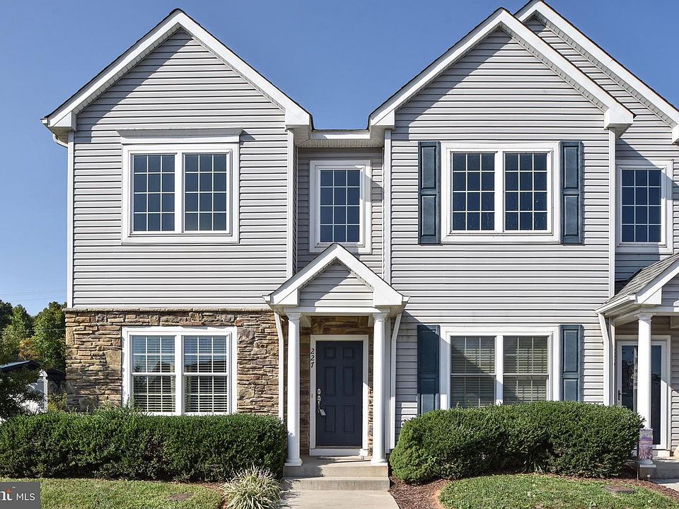 1st image of 227 Lake Front Dr