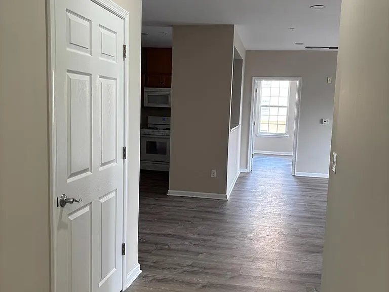 1321 Sierra Dr — Photo 20