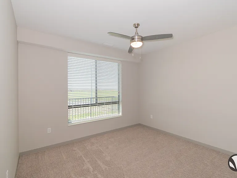 Chateau at Yankee Hill Apartments — Photo 96