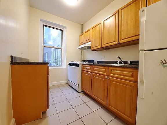 2nd image of 235 W 233rd St APT 4A