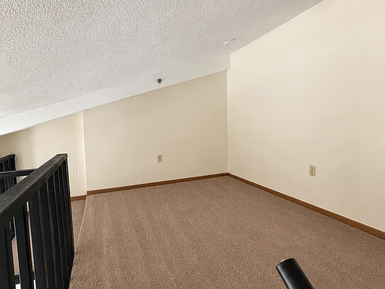 10 Agney Ave #3A — Photo 6