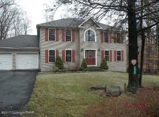 1129 Seven Nations Dr, Tobyhanna, PA