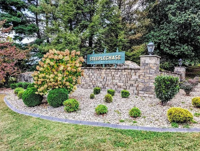 300 Steeplechase Rd photo 1